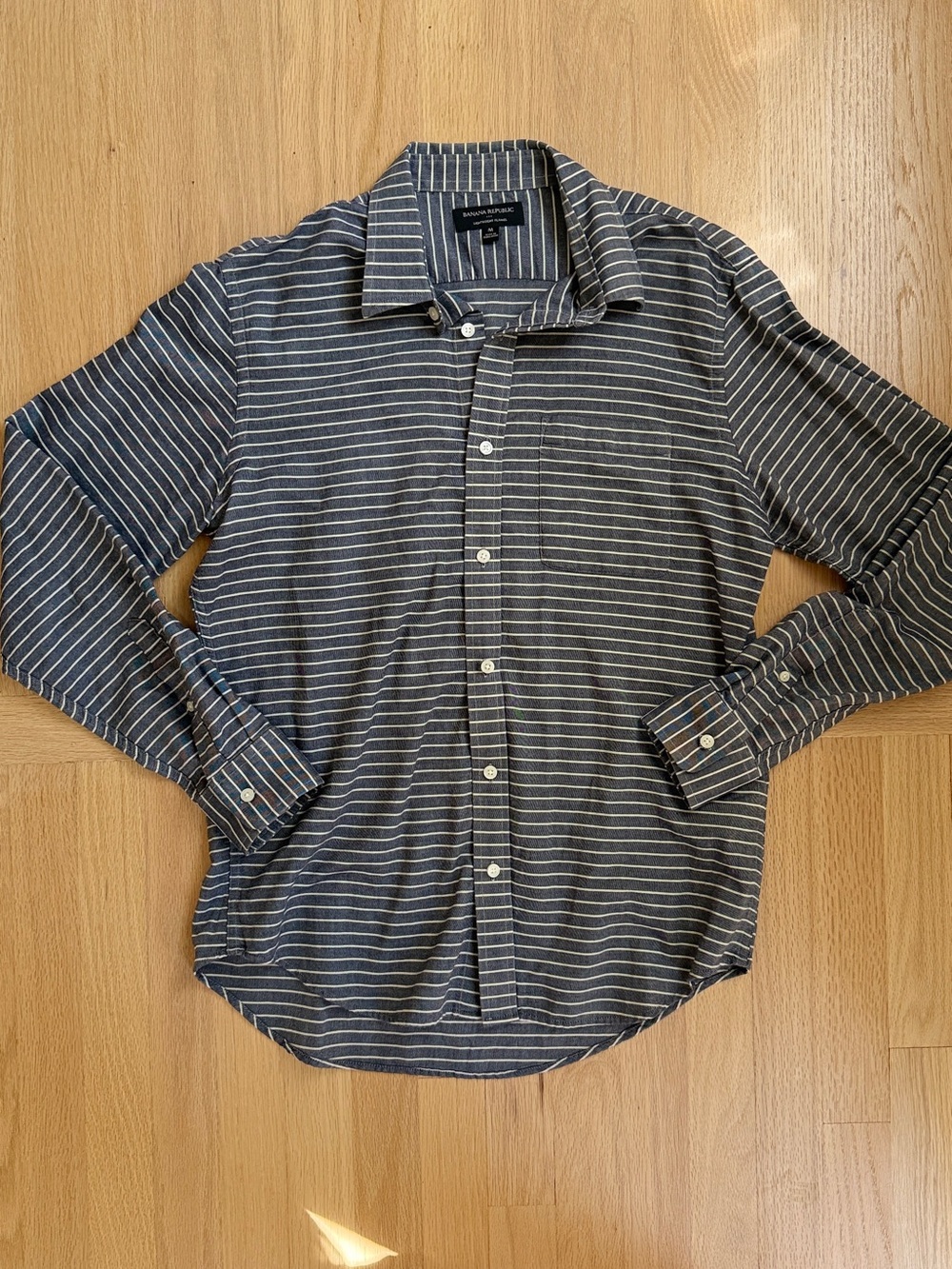 Banana Republic Men's M Lightweight Flannel Shirt Gray White Striped Button Down